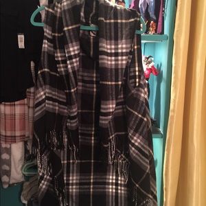 Scarf fringe waterfall vest